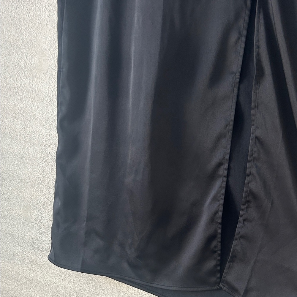 Black Women's Midi Skirt with slit on one side Size Medium 36inches long Size L - Picture 3 of 5